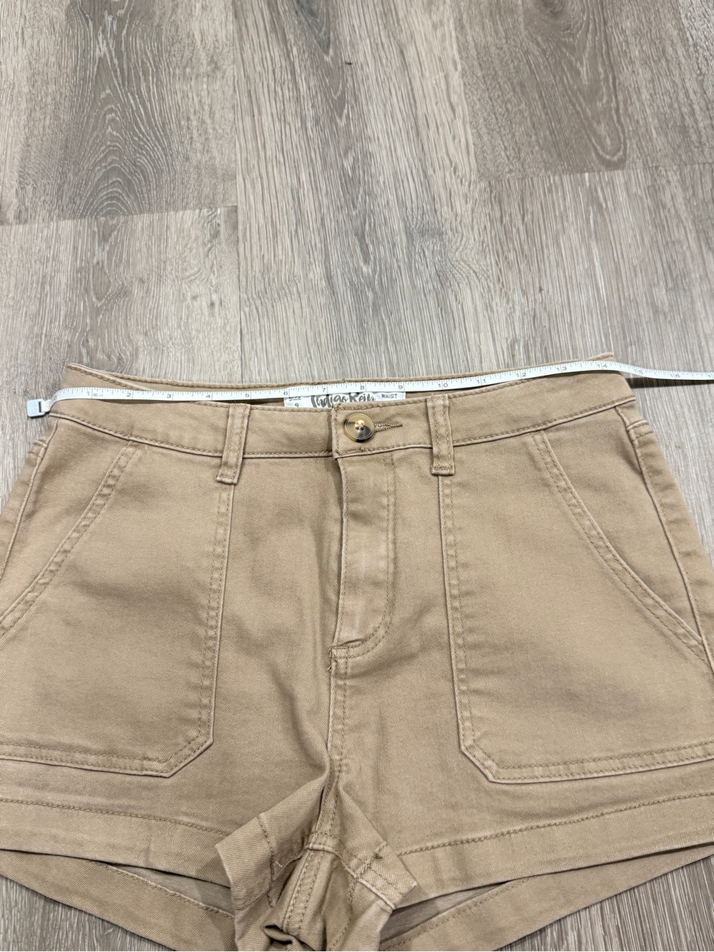 Indigo Rein Women’s Tan Utility Shorts with Front Patch Pockets Size 28 / 9 - Picture 4 of 9